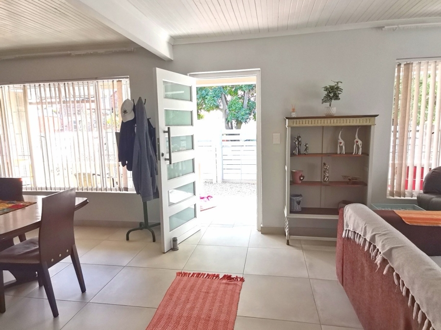 6 Bedroom Property for Sale in Onrus Western Cape